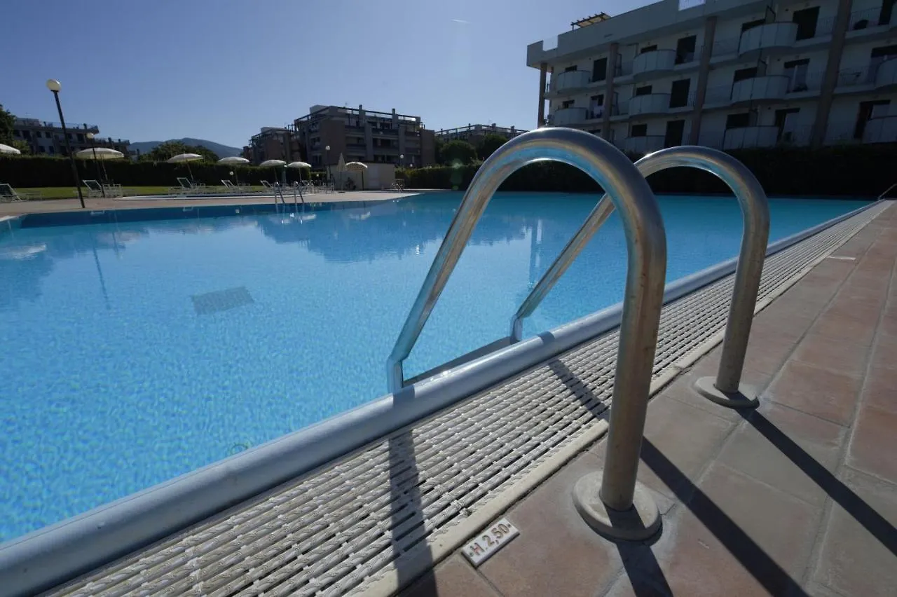 Aparthotel Le Residenze Di Santa Costanza - Mirto/Corbezzolo San Vincenzo